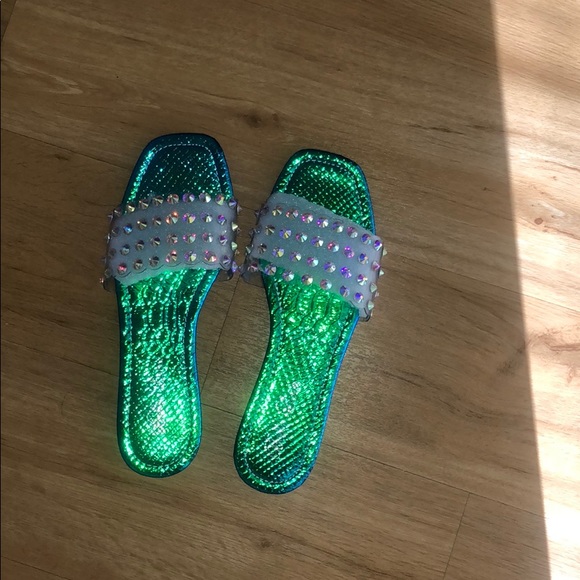 Brand new slippers - Picture 1 of 1